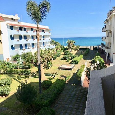 Baia Degli Dei - Living La Nike Apartment Giardini Naxos Ngoại thất bức ảnh