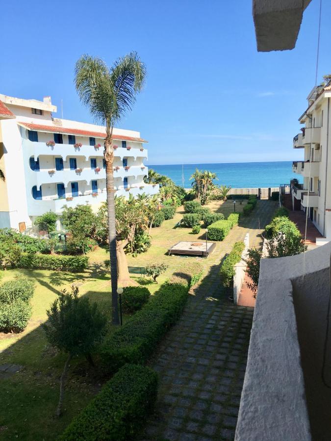 Baia Degli Dei - Living La Nike Apartment Giardini Naxos Ngoại thất bức ảnh